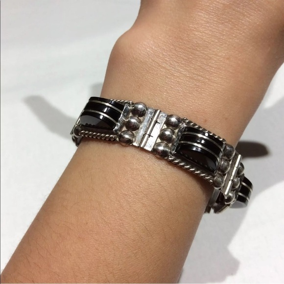 VINTAGE MEXICO ONYX STERLING SILVER CHEVRON BEADED PANEL BRACELET - Picture 5 of 5